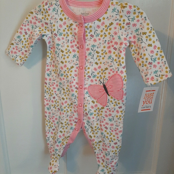 🦋NWT CARTER'S Footed Onesie | SIZE 3 months - Picture 1 of 2